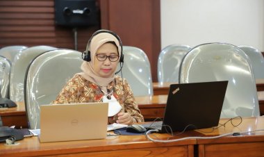 Prof. Lusmeilia Rektor Baru Unila Gantikan Aom