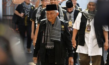Amien Rais Minta Jokowi Tidak Menunda Pemilu