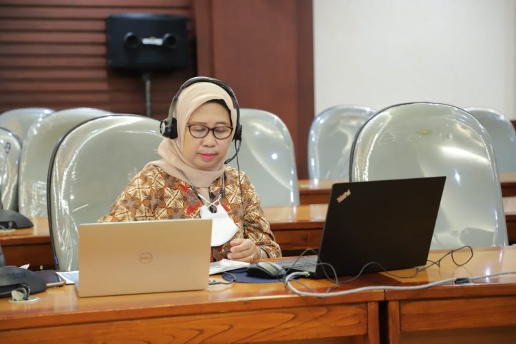 Prof. Lusmeilia Rektor Baru Unila Gantikan Aom