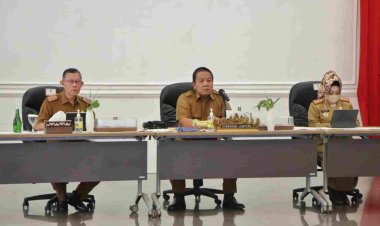 Sekdaprov Pimpin Rapat  Tindaklanjuti Pencabutan PPKM