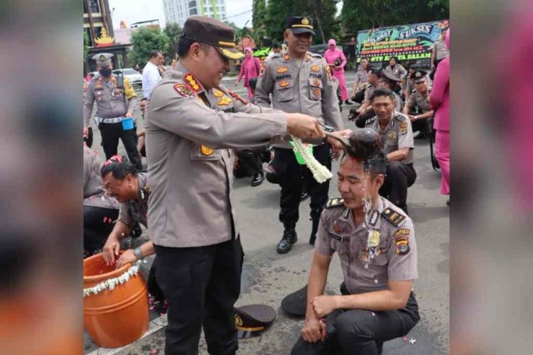 Kapolresta Pimpin Upacara Kenaikan Pangkat 81 Anggota