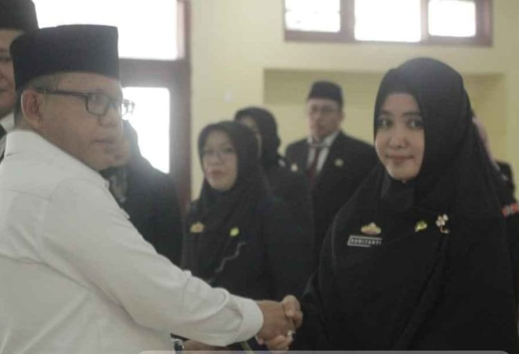 Kadisdik Lampung Rolling  Puluhan Kepala Sekolah