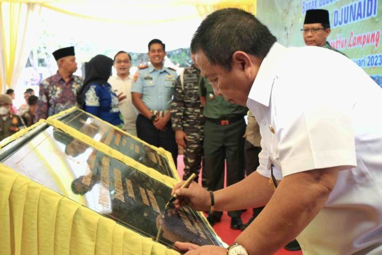 Gubernur Lampung Resmikan  Ruas Jalan Mayjend Ryacudu