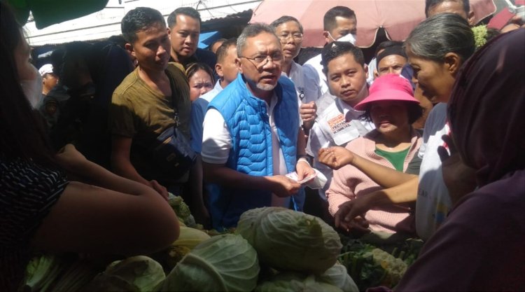 Modus Zulhas Berbagi Beras