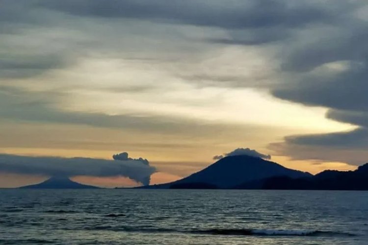 Pemprov Imbau Warga  Waspada Erupsi Krakatau