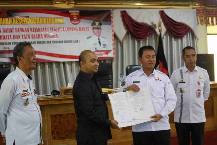 Pj Bupati Lambar Tandatangani  Kesepakatan tentang TUN