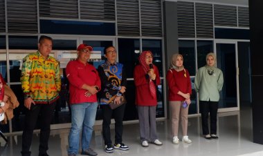 Pj. Rektor Universitas Saburai  Lepas Mahasiswa MH Fieldtrip