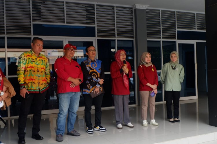 Pj. Rektor Universitas Saburai  Lepas Mahasiswa MH Fieldtrip