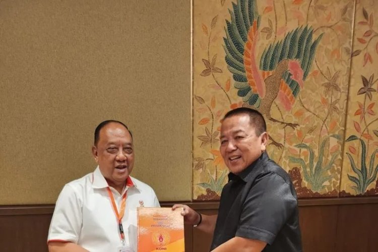 Koni Pusat Serahkan  SK Pengurus Koni Lampung