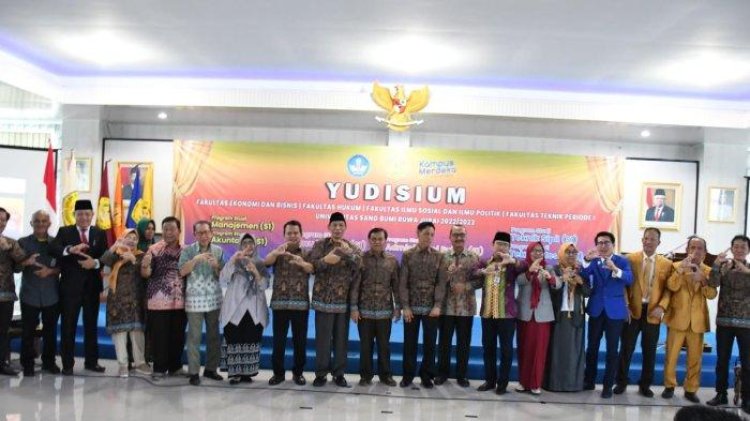 Universitas Saburai  Yudisium 73 Mahasiswa   