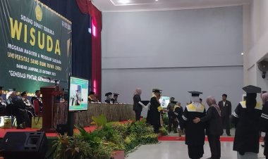 Acara Wisuda Universitas Saburai  Hadirkan Prof. Dr. Rokhmin Dahuri   