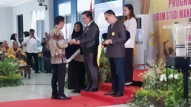 Fakultas Ekonomi Universitas Saburai Yudisum 178 Mahasiswa