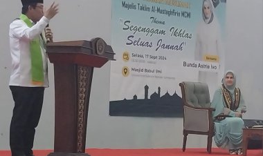 Ustadzah Astrie Ivo Isi Pengajian Di Universitas Saburai