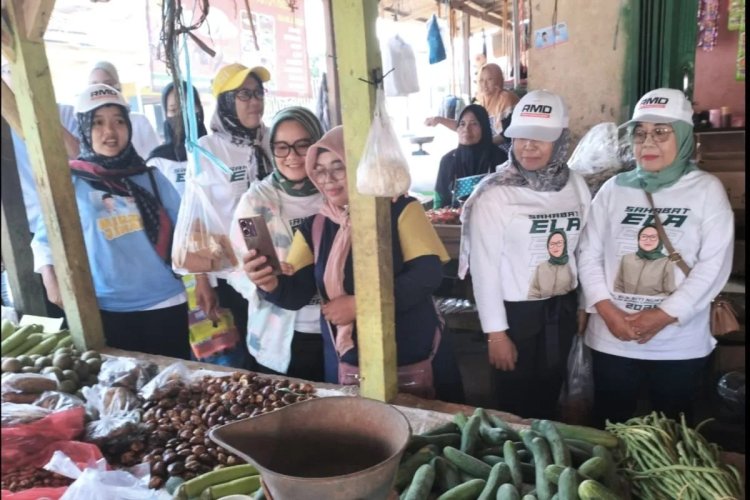 Cabup Lamtim Ela  Sapa Pedagang Pasar Adirejo