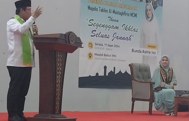 Ustadzah Astrie Ivo Isi Pengajian Di Universitas Saburai