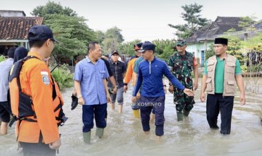 Banjir Di Tulang Bawang, Bupati Kunjungi Lokasi dan Salurkan Bantuan