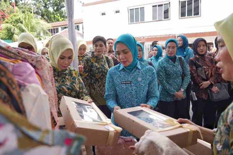Ketua TP. PKK Provinsi Lampung Tinjau Pasar Murah “Ramadan Berkah Kejaksaan”