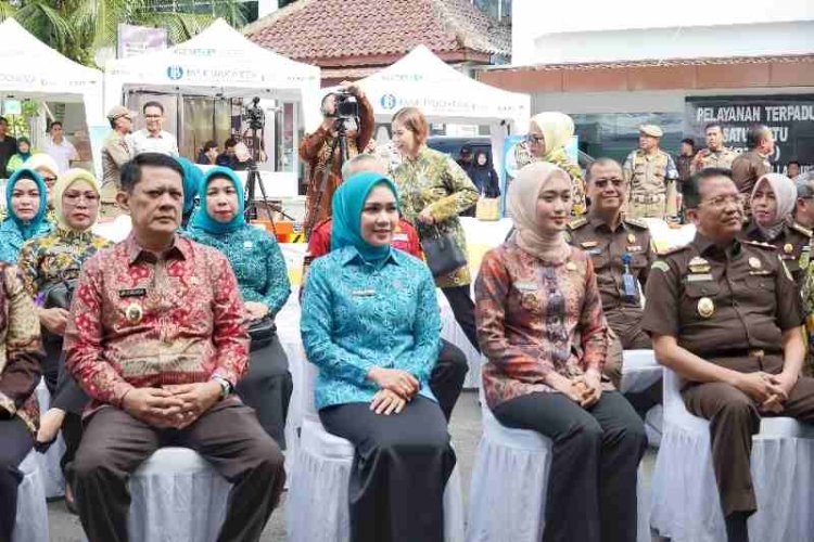 Wagub Jihan Nurlela Buka Pasar Murah “Ramadan Berkah Kejaksaan Untuk Masyarakat”