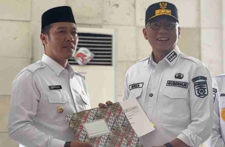 Pemkab Pesisir Barat Hibahkan Tanah dan Gedung Samsat Untuk Tingkatkan Pelayanan Publik