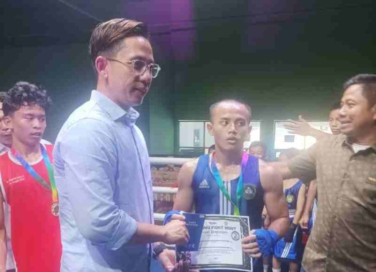 Bupati Lamsel Egi Pratama Dukung Penuh Petinju Muda di Ajang Night Boxing 2025