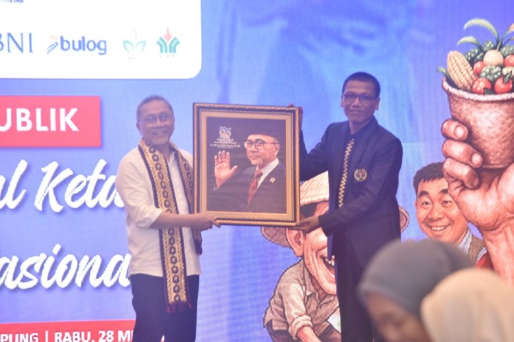 Hadiri HUT PWI Lampung, Menko Zulhas: Pers Sahabat Pemerintah!