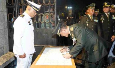 Hening Cipta untuk Pahlawan, Danrem Irup Apel Kehormatan dan Renungan Suci di TMP Kedaton Lampung