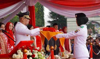 Upacara HUT ke-80 RI Berlangsung Khidmat, Gubernur Ajak Masyarakat Jadi Pelaku Utama Pembangunan