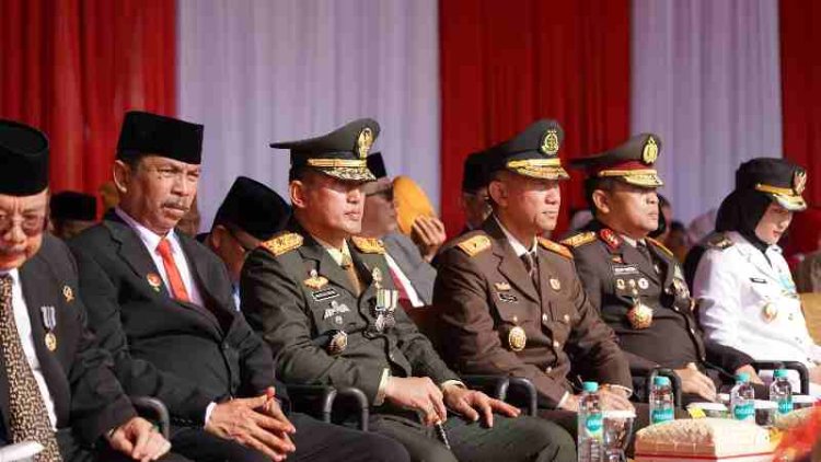 Danrem Bersama Forkopimda Lampung Ikuti Upacara dan Detik-detik Proklamasi HUT ke-80 Kemerdekaan RI