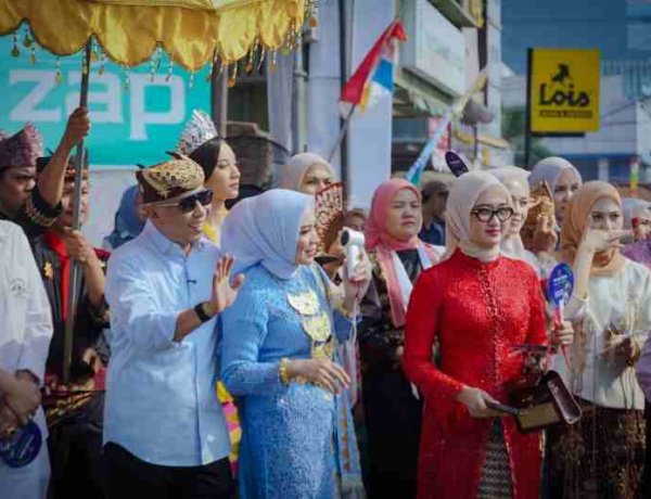 Puncak Festival Krakatau XXXV 2026, Gubernur Mirza Flag Off Lampung Tapis Karnaval