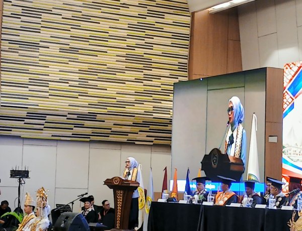 Hadiri Wisuda, Wagub Jihan Apresiasi Universitas Saburai sebagai Mitra Strategis Pembangunan SDM Lampung