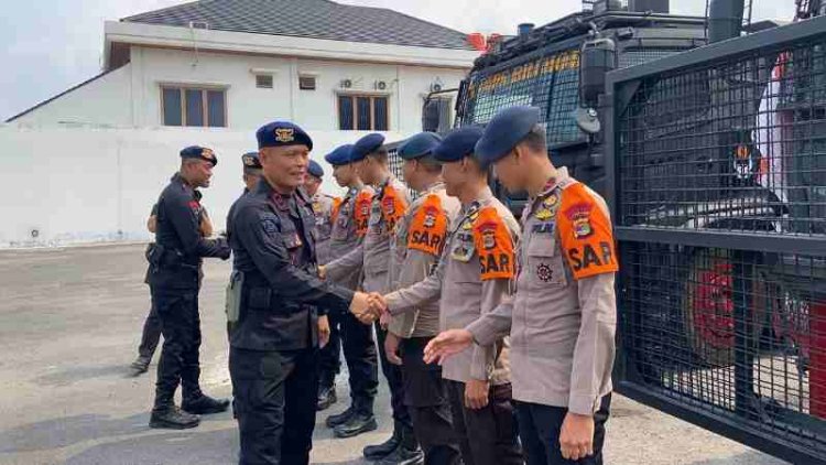 Satuan Brimob Polda Lampung Berangkatkan Personel BKO Penanganan Karhutla di Sumatera Selatan