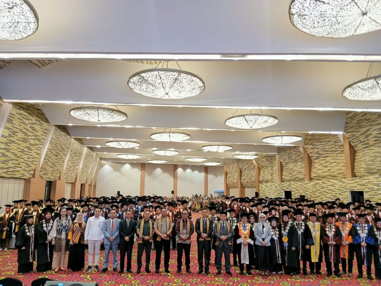 Universitas Saburai Wisuda 349 Lulusan, Rektor Tekankan Integritas dan Karya Nyata